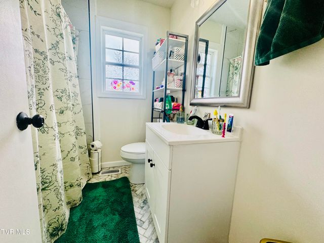 1705 East Millard Street, Johnson City, TN 37601