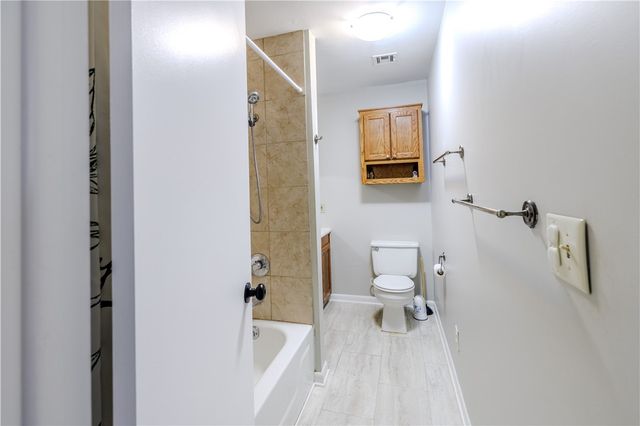 503 N Wright Street, Siloam Springs, AR 72761