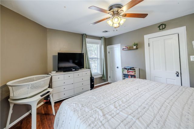 503 N Wright Street, Siloam Springs, AR 72761