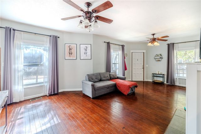 503 N Wright Street, Siloam Springs, AR 72761