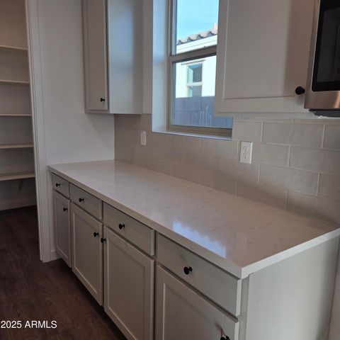 3032 E Villa Avenue, San Tan Valley, AZ 85143