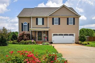 7013 Rock Pointe Place, Liberty, NC 27298