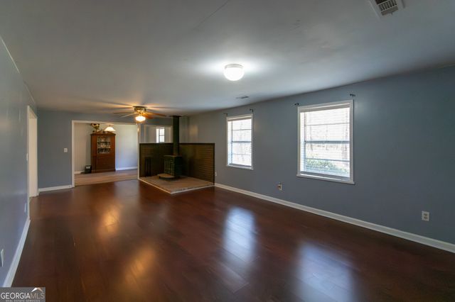 1194 J D Walton Road, Newnan, GA 30263