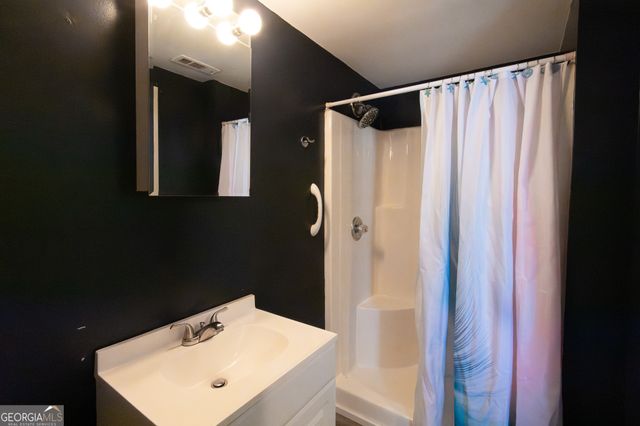 1194 J D Walton Road, Newnan, GA 30263