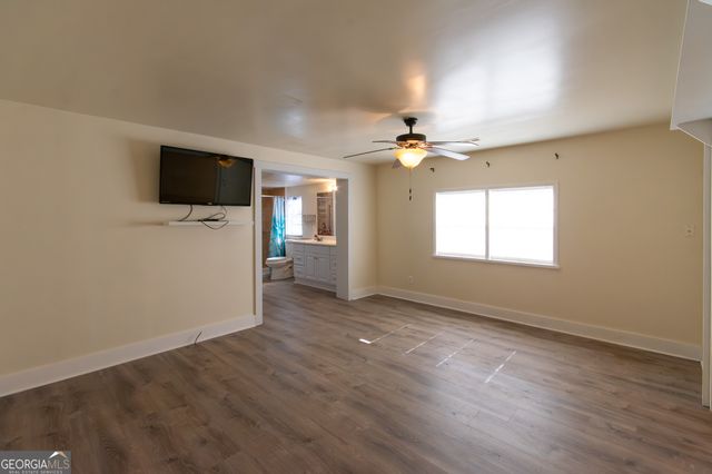 1194 J D Walton Road, Newnan, GA 30263