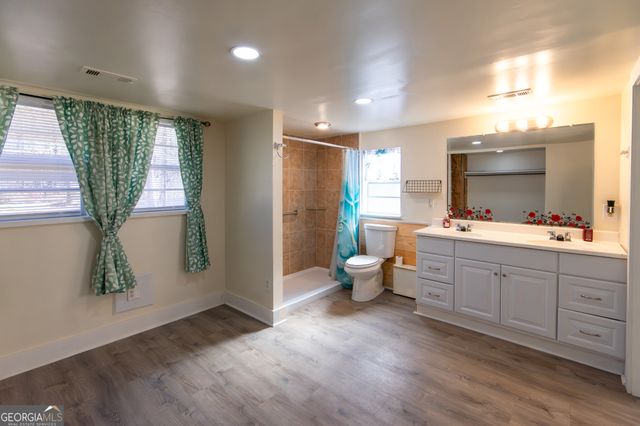 1194 J D Walton Road, Newnan, GA 30263