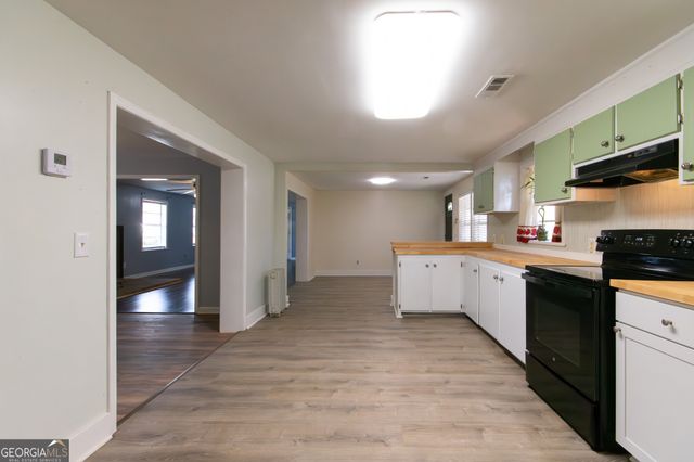 1194 J D Walton Road, Newnan, GA 30263