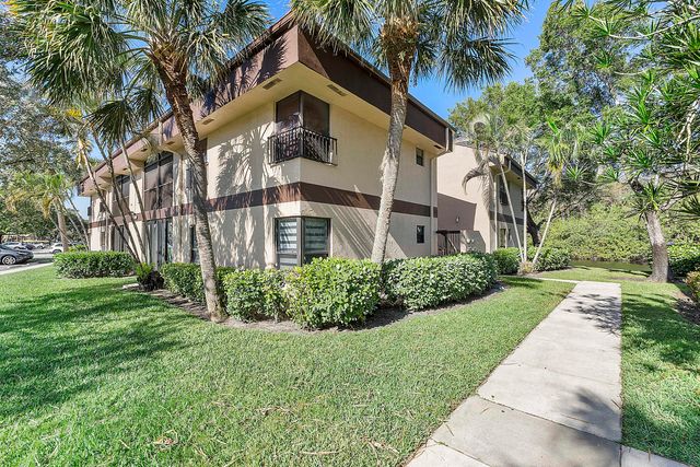 2678 N Carambola Circle N 1762, Coconut Creek, FL 33066