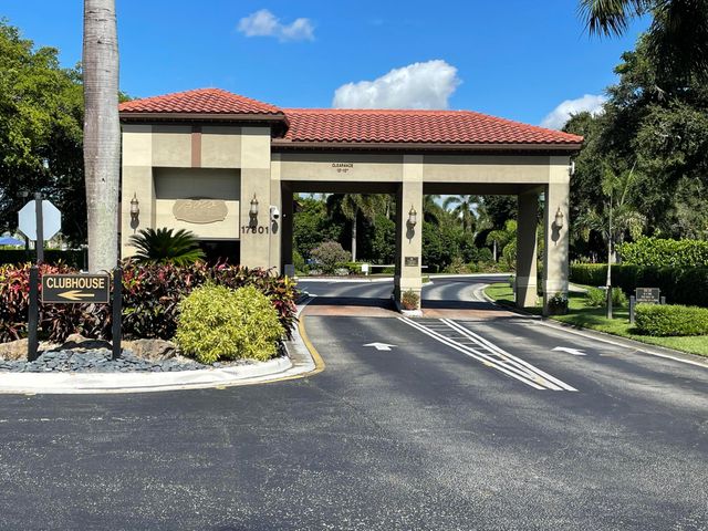 17396 Boca Club Boulevard 104, Boca Raton, FL 33487