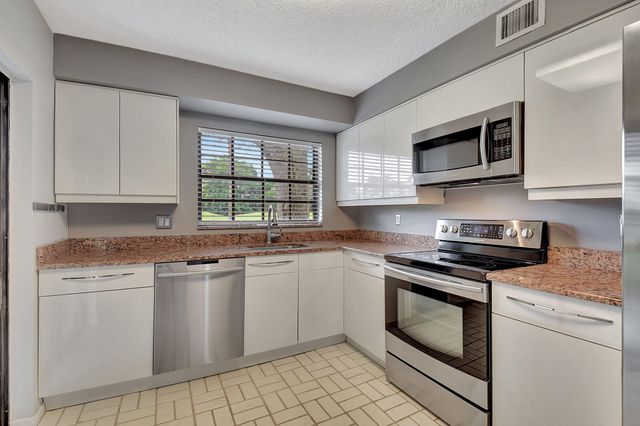 17396 Boca Club Boulevard 104, Boca Raton, FL 33487