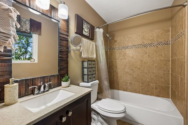 240 Harpeth Hills Dr, Kingston Springs, TN 37082