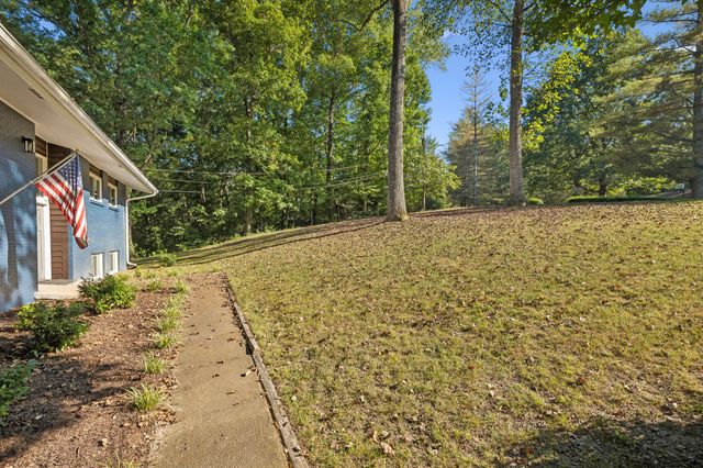 240 Harpeth Hills Dr, Kingston Springs, TN 37082