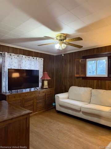 435 Riverbank Street, Wyandotte, MI 48192