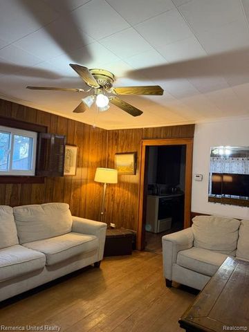 435 Riverbank Street, Wyandotte, MI 48192