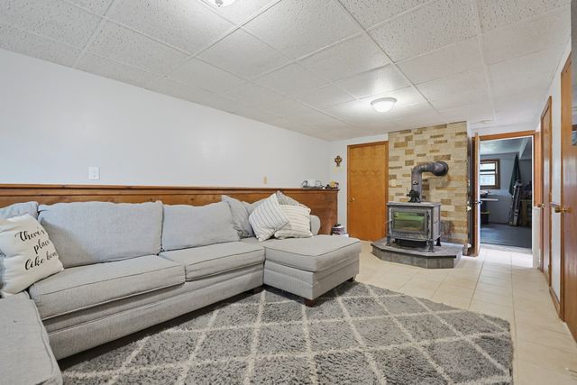 450 Hartford Ave East, Uxbridge, MA 01569