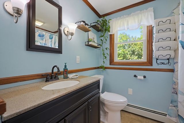 450 Hartford Ave East, Uxbridge, MA 01569