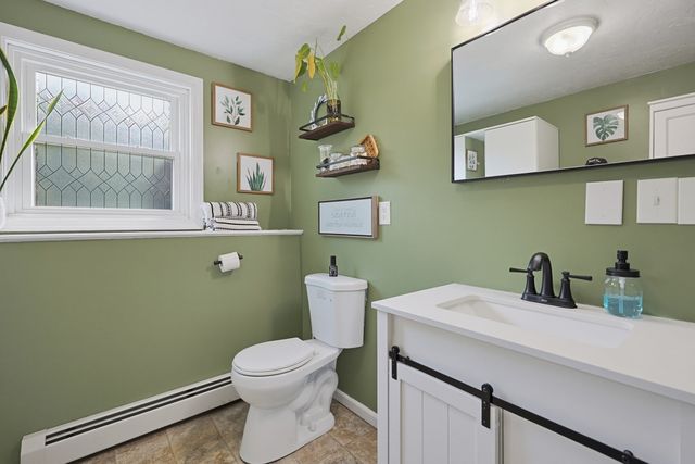 450 Hartford Ave East, Uxbridge, MA 01569