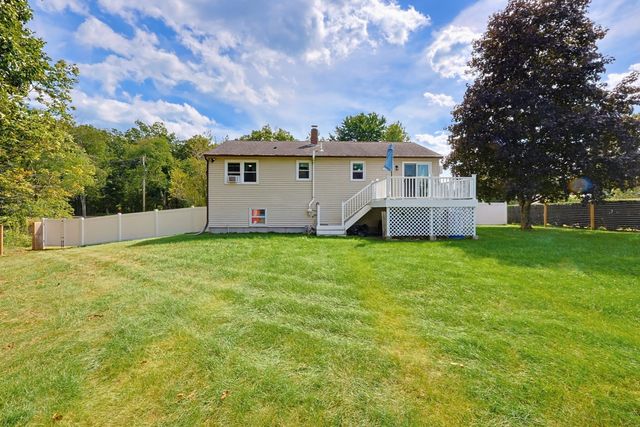 450 Hartford Ave East, Uxbridge, MA 01569