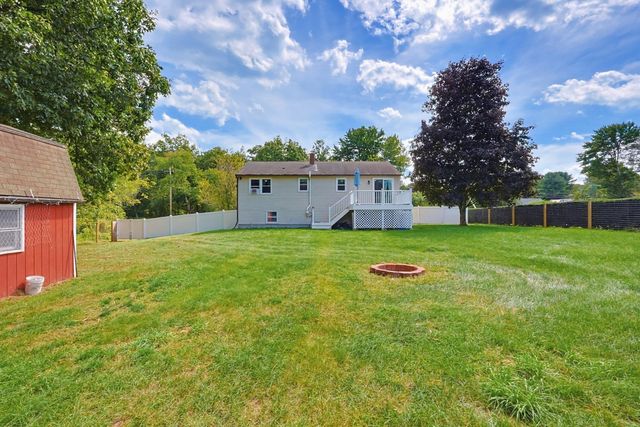 450 Hartford Ave East, Uxbridge, MA 01569