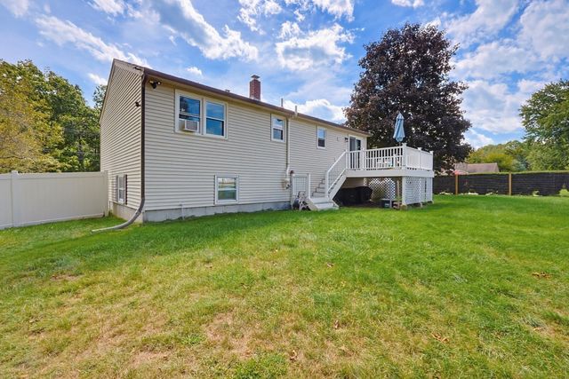450 Hartford Ave East, Uxbridge, MA 01569