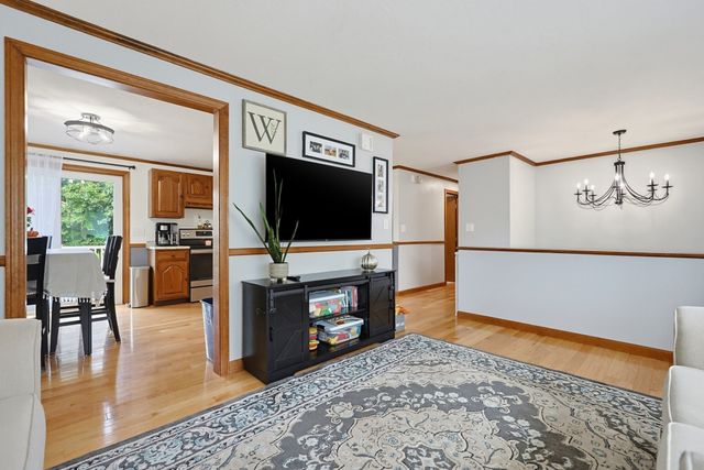 450 Hartford Ave East, Uxbridge, MA 01569