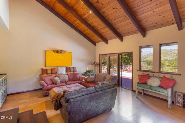 10622 Encino Drive, Oak View, CA 93022