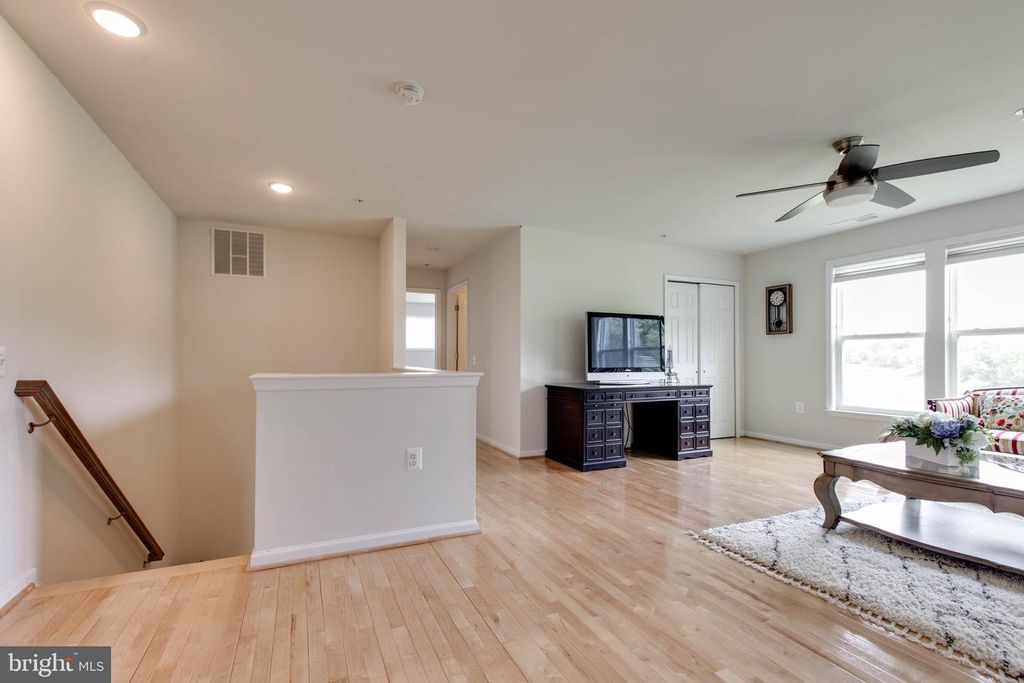 Image 31 of property listing at 21845 BONESET WAY, Germantown, MD 20876