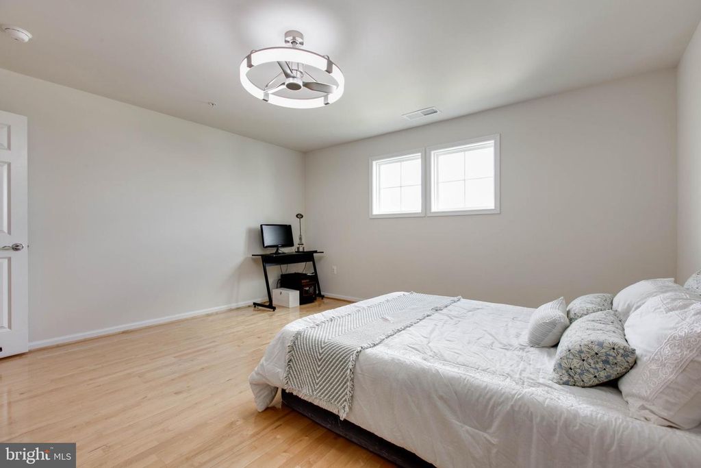 Image 36 of property listing at 21845 BONESET WAY, Germantown, MD 20876