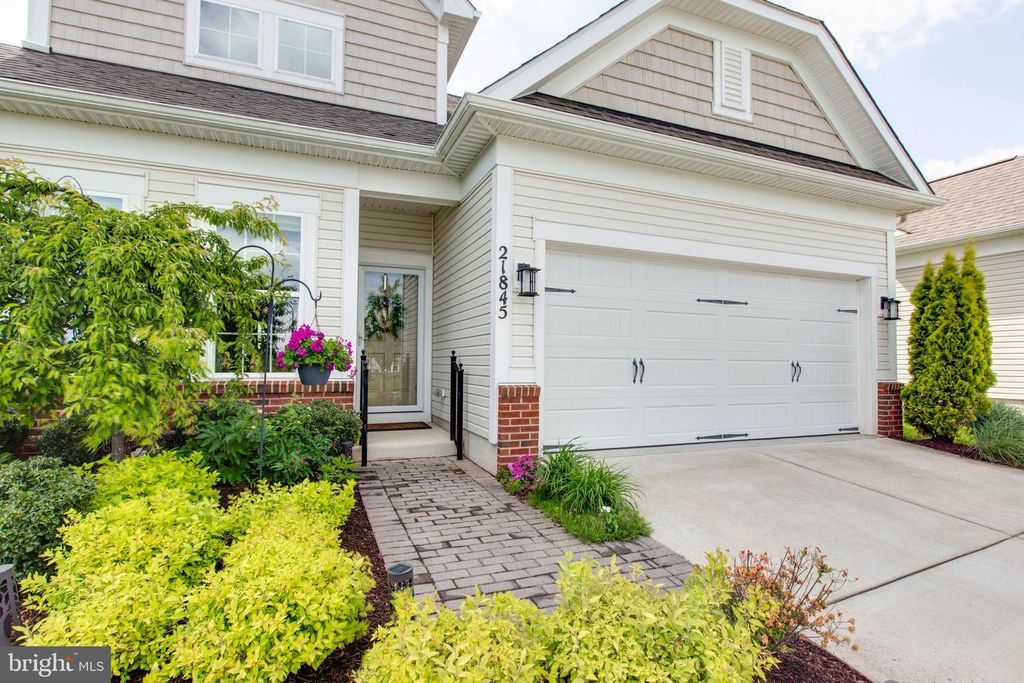 Image 5 of property listing at 21845 BONESET WAY, Germantown, MD 20876