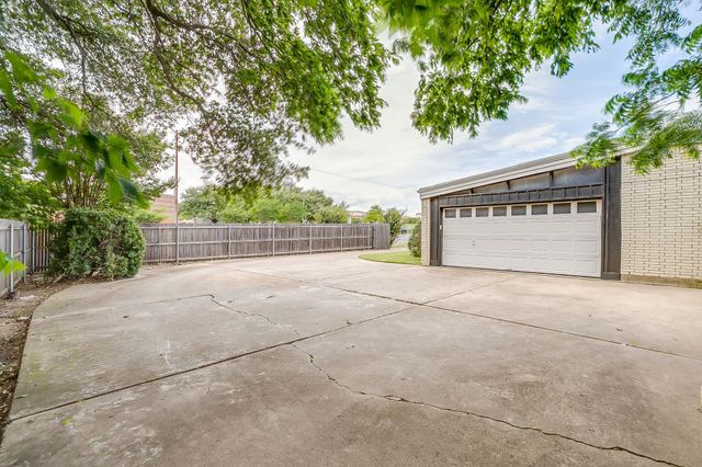 4761 Fieldcrest Drive, Fort Worth, TX 76109