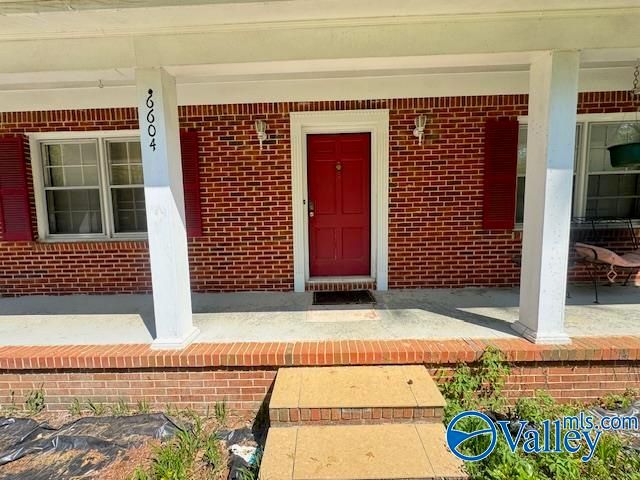 6604 Robinhood Lane NW, Huntsville, AL 35806