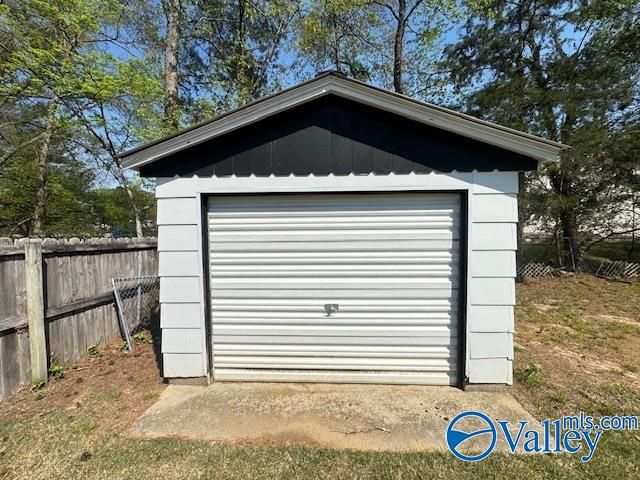 6604 Robinhood Lane NW, Huntsville, AL 35806