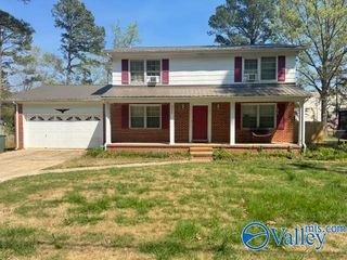 6604 Robinhood Lane NW, Huntsville, AL 35806