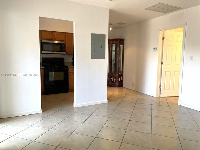 225 NW 23rd St 2, Wilton Manors, FL 33311