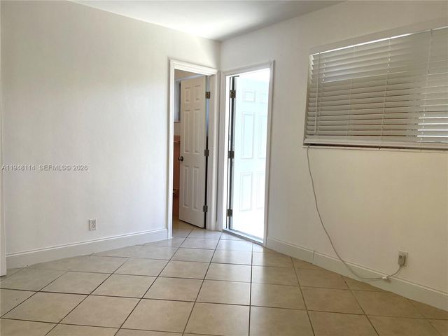 225 NW 23rd St 2, Wilton Manors, FL 33311