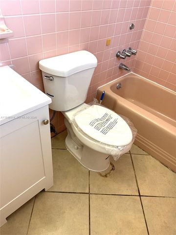 225 NW 23rd St 2, Wilton Manors, FL 33311