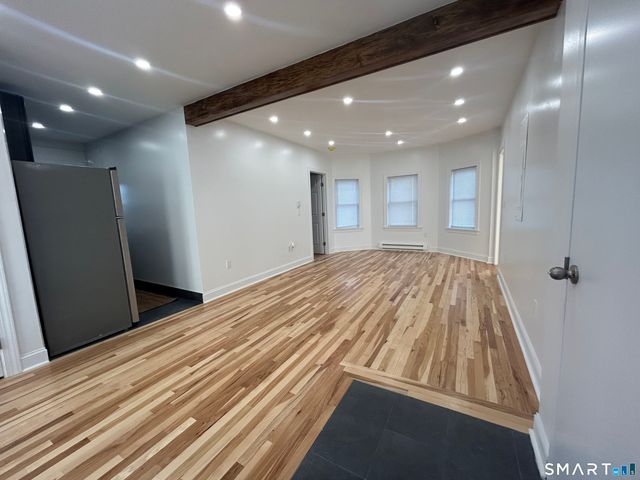 198 Montauk Avenue 2, New London, CT 06320