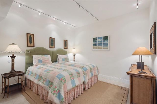 765 Crandon Blvd 111, Key Biscayne, FL 33149