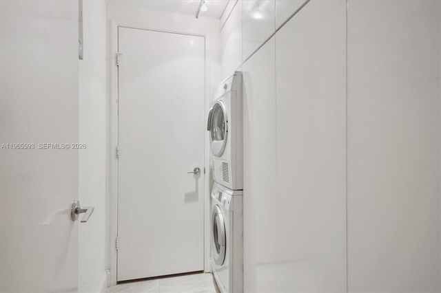 765 Crandon Blvd 111, Key Biscayne, FL 33149