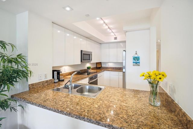 765 Crandon Blvd 111, Key Biscayne, FL 33149