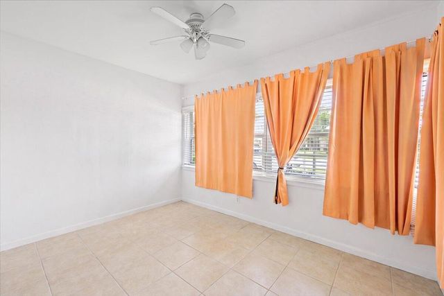 327 S Ocean Breeze 1, Lake Worth, FL 33460