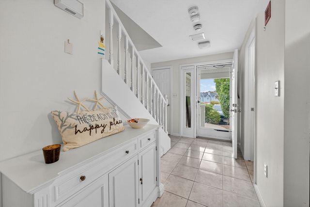 90 Westcliff Dr 90, Plymouth, MA 02360