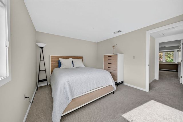 90 Westcliff Dr 90, Plymouth, MA 02360