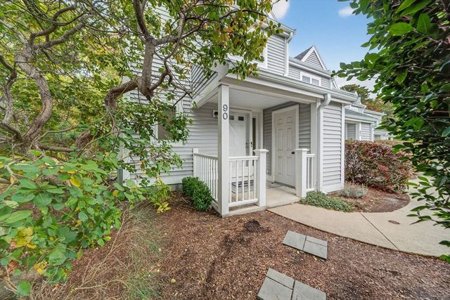 90 Westcliff Dr 90, Plymouth, MA 02360