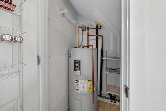 90 Westcliff Dr 90, Plymouth, MA 02360