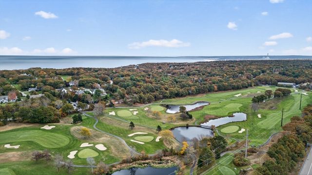 90 Westcliff Dr 90, Plymouth, MA 02360