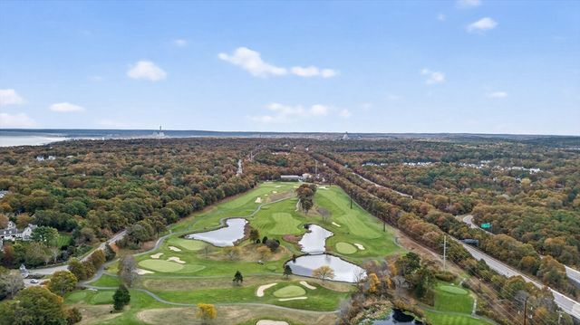 90 Westcliff Dr 90, Plymouth, MA 02360