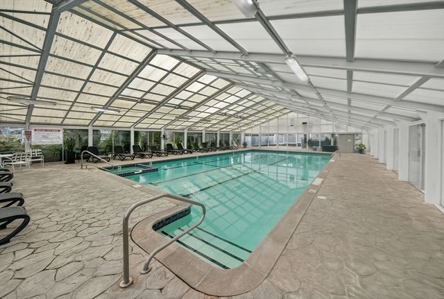 90 Westcliff Dr 90, Plymouth, MA 02360