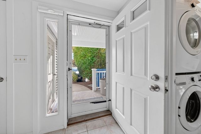 90 Westcliff Dr 90, Plymouth, MA 02360