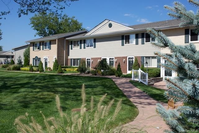 38 twighlight Walk 39, Holbrook, NY 11741